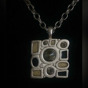 Beautiful sparkle multi stone necklace set in silver tone with a silver  chain